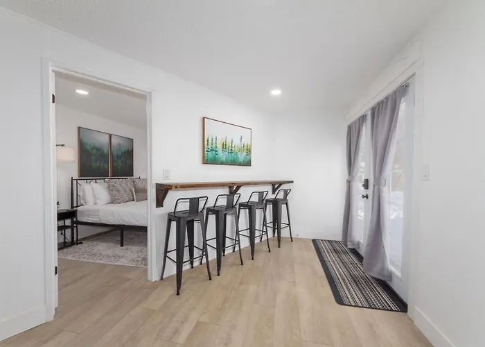 Quaint 1 Bd 1 Bth Guest Home Minutes From Gonzaga