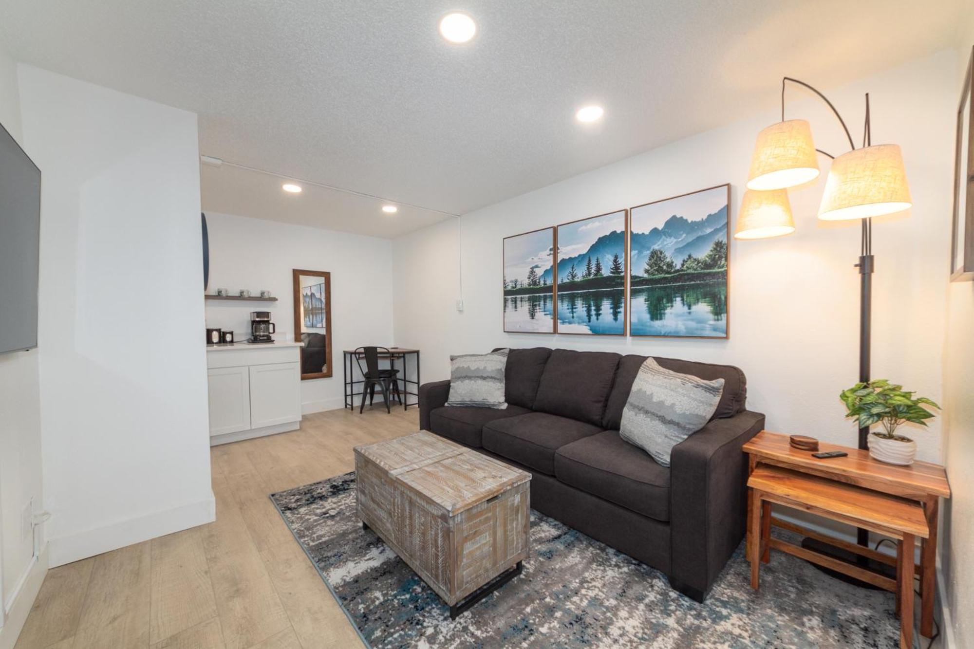 Quaint 1 Bd 1 Bth Guest Minutes From Gonzaga Holiday home *
