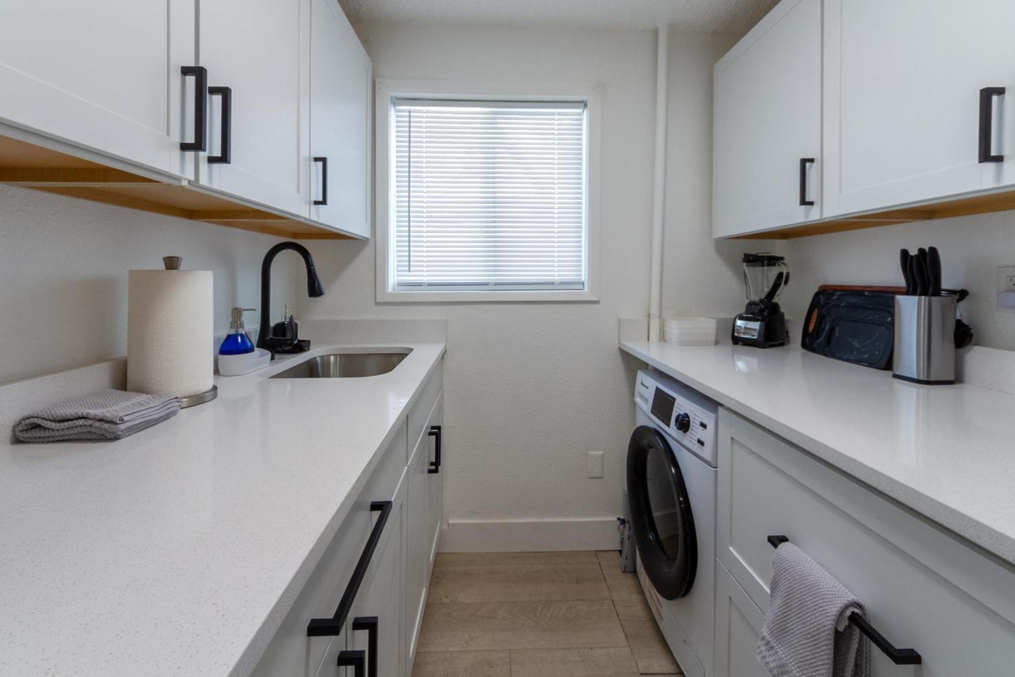 Quaint 1 Bd 1 Bth Guest Minutes From Gonzaga Holiday home *